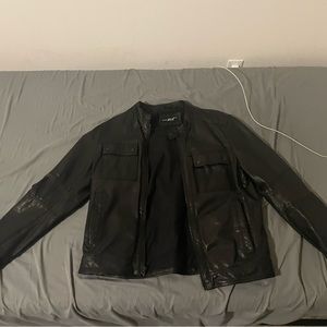 Black rivet 100% leather leather jacket (size L)